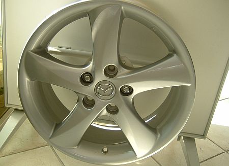 Mazda 17x7 coll könnyüfém felni.